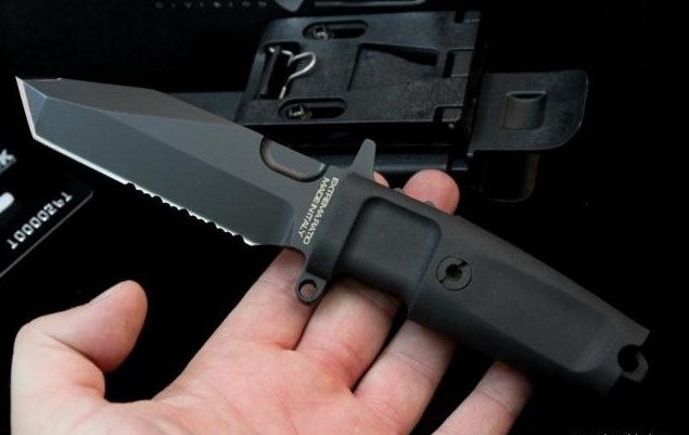 Нож с фиксированным клинком EXTREMA RATIO Fulcrum Compact EX/150FULCTESR