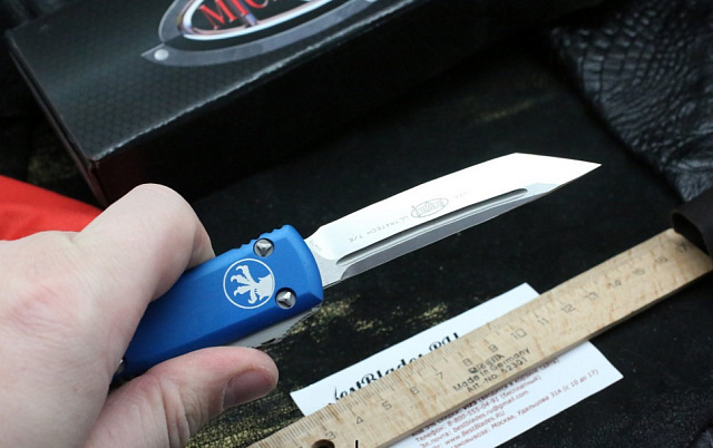 Нож Microtech Ultratech Satin 123-4BL с автоматическим открытием/закрытием клинка.