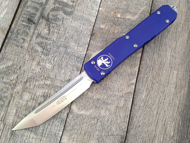 Нож Microtech Ultratech Satin 123-4BL с автоматическим открытием/закрытием клинка.