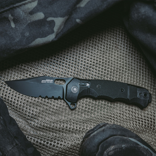 Складной нож SOG 12-21-05-57 SEAL XR (SERRATED)