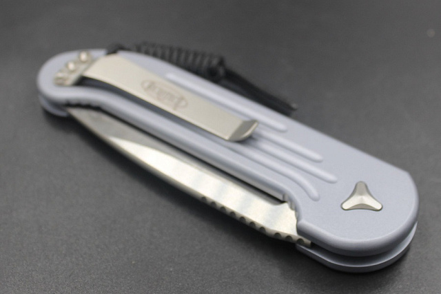 Нож Microtech LUDT 135-4GY c автоматическим открытием клинка.
