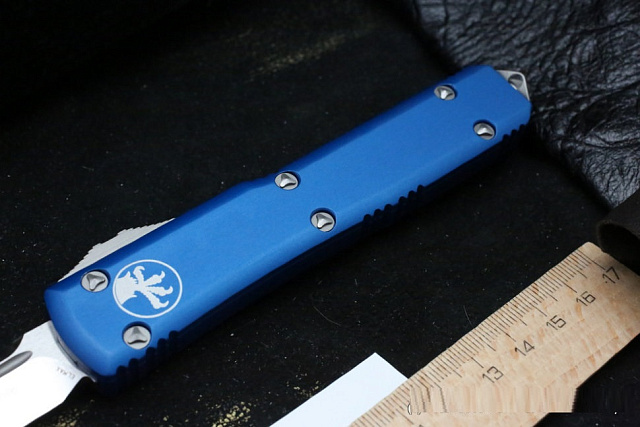 Нож Microtech Ultratech Satin 123-4BL с автоматическим открытием/закрытием клинка.